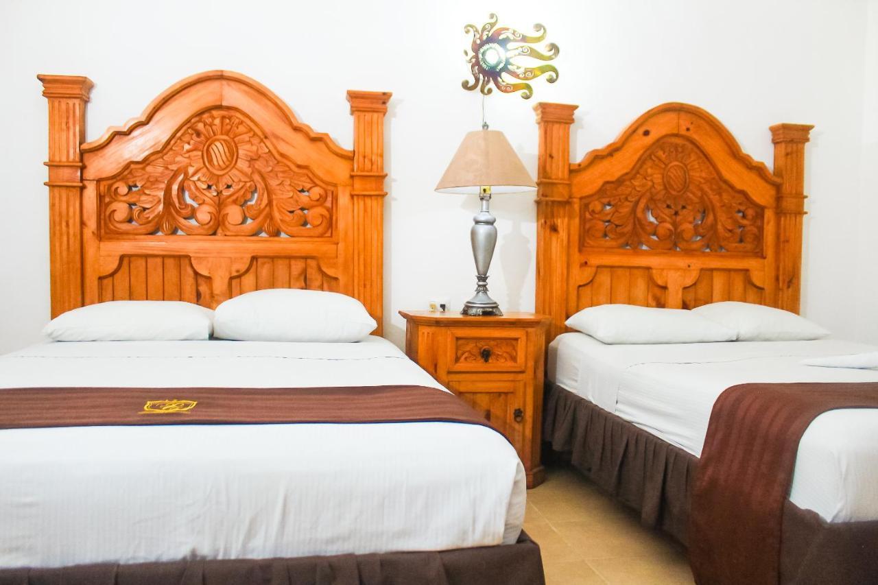 Palacio Canton Hotel - Valladolid Valladolid  Buitenkant foto